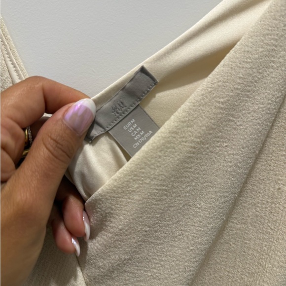 H&M Cream Wrap Sleeveless Dress - Picture 3 of 3
